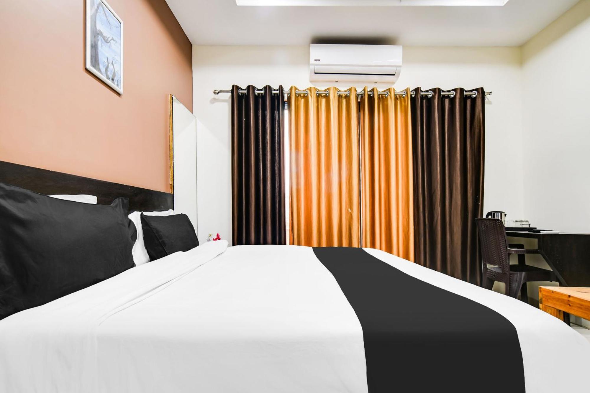 Super Collection O Indore Near Omax City 1 Kanadiya Экстерьер фото