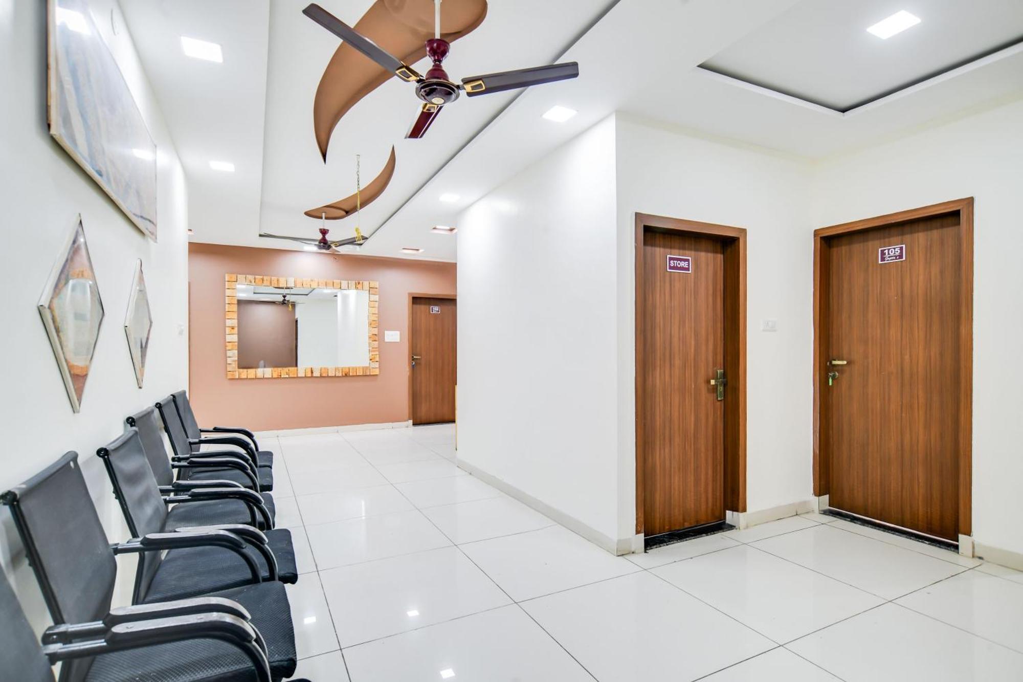 Super Collection O Indore Near Omax City 1 Kanadiya Экстерьер фото