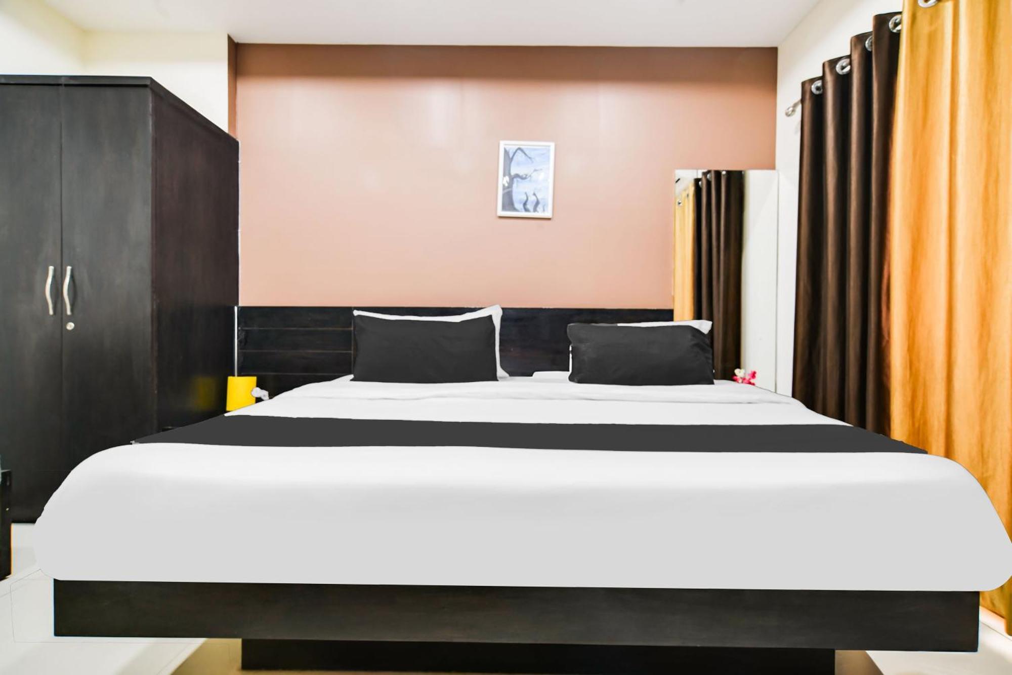 Super Collection O Indore Near Omax City 1 Kanadiya Экстерьер фото