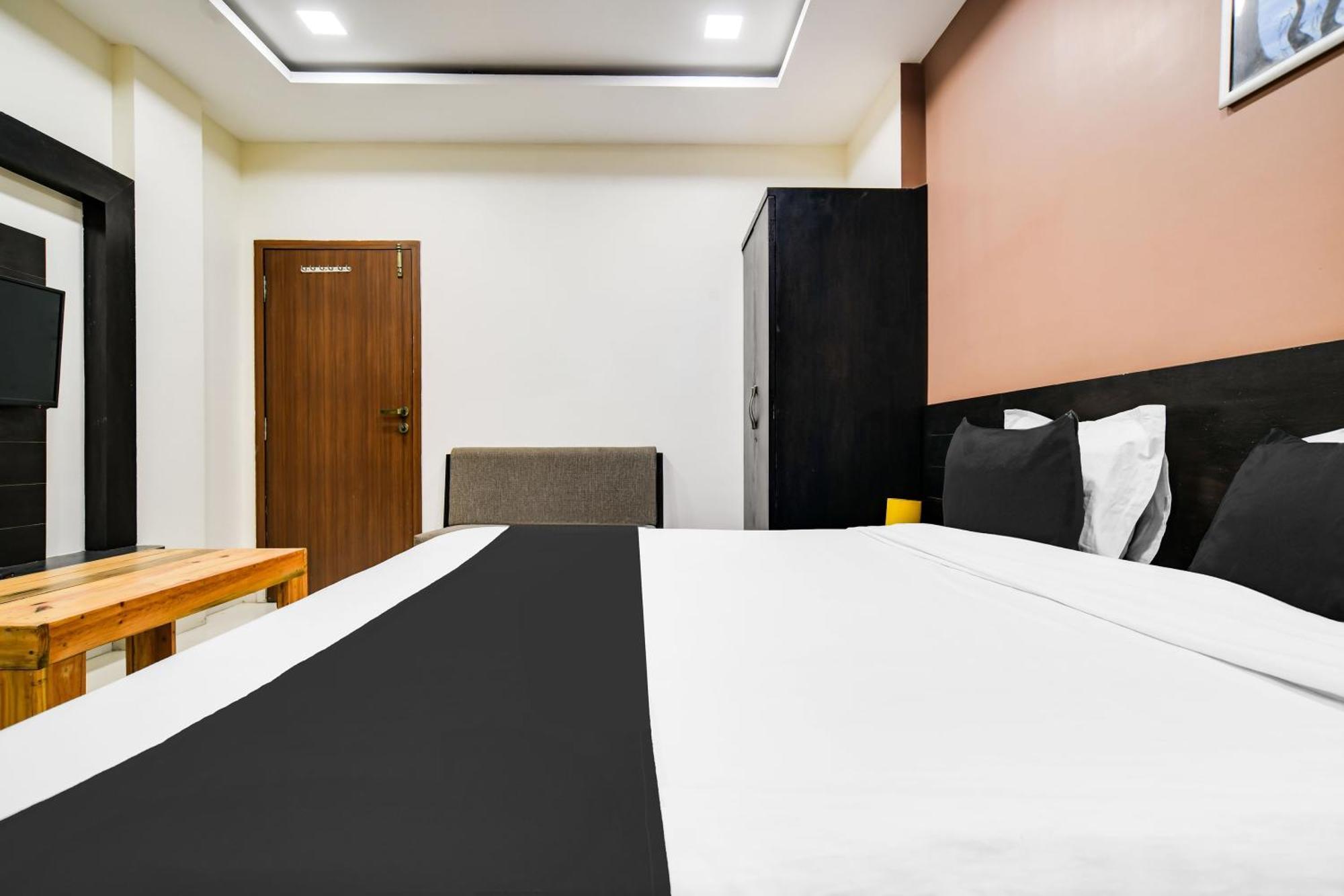 Super Collection O Indore Near Omax City 1 Kanadiya Экстерьер фото