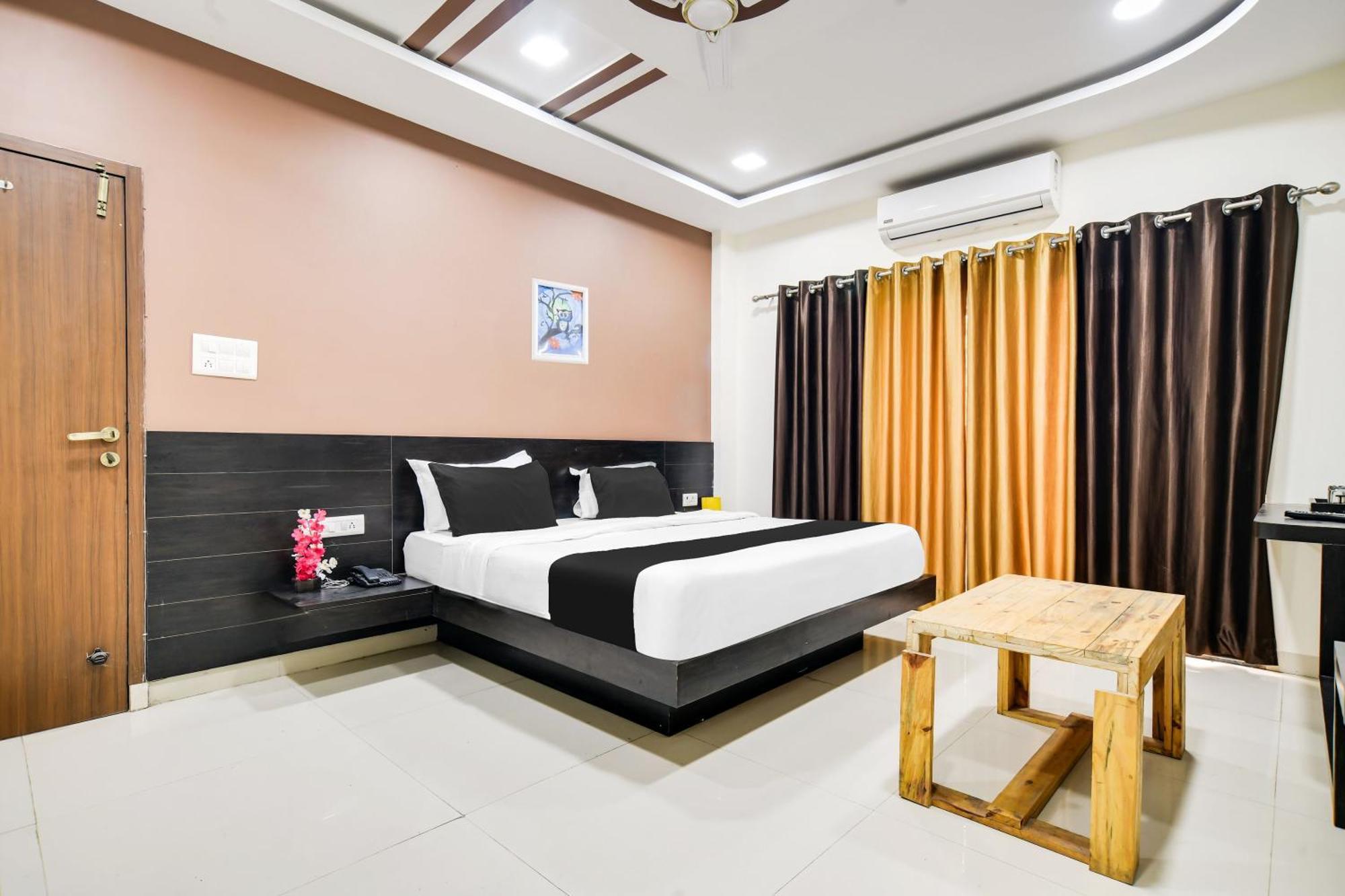 Super Collection O Indore Near Omax City 1 Kanadiya Экстерьер фото