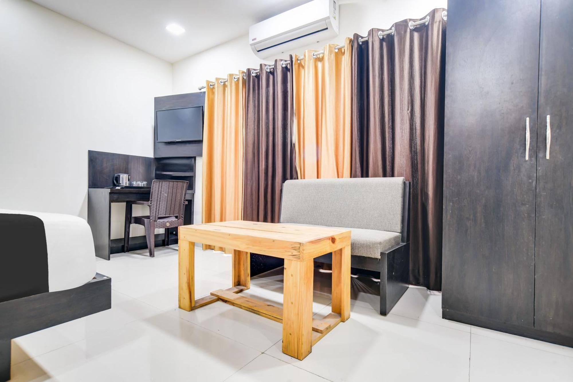 Super Collection O Indore Near Omax City 1 Kanadiya Экстерьер фото