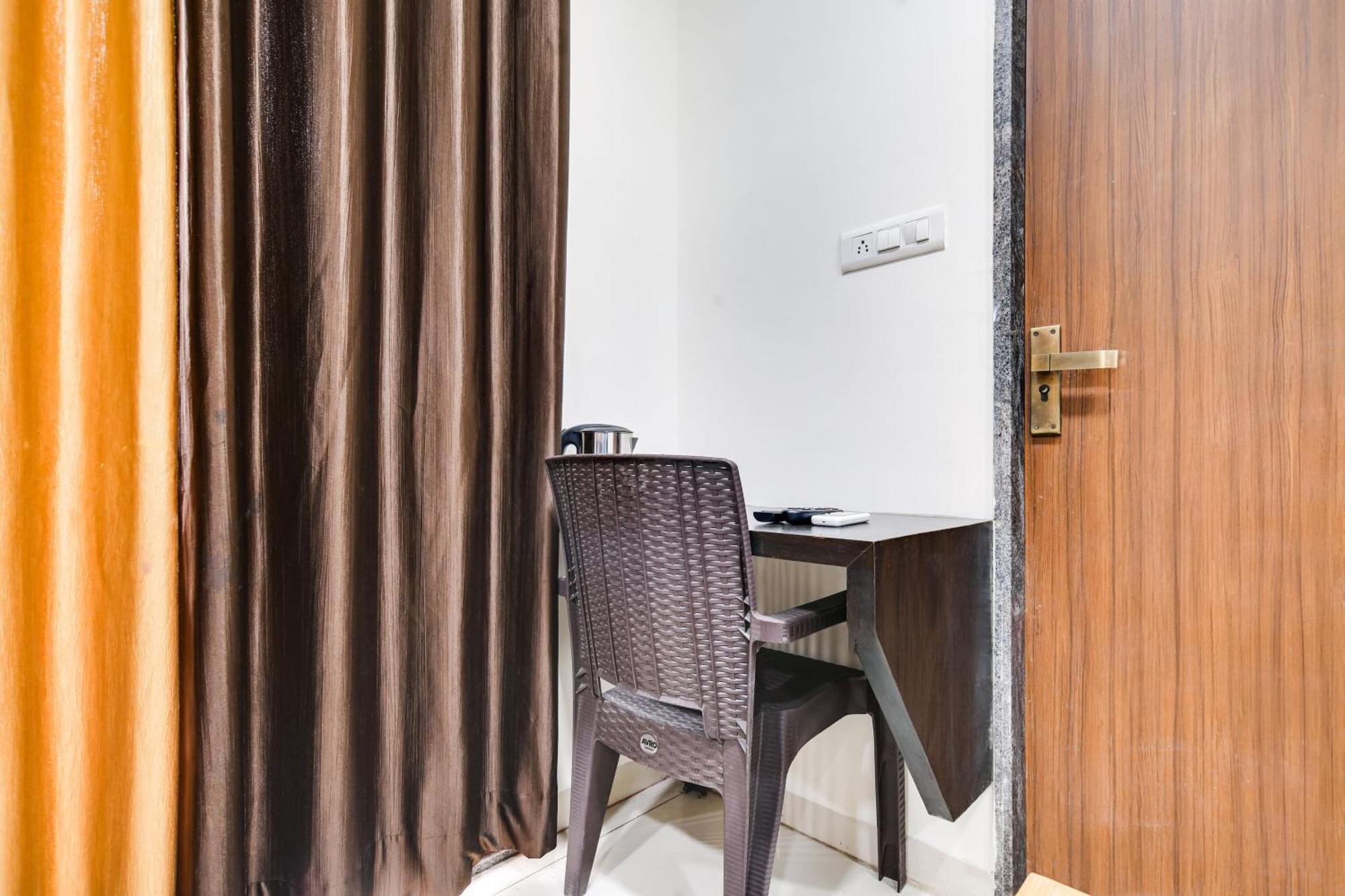 Super Collection O Indore Near Omax City 1 Kanadiya Экстерьер фото